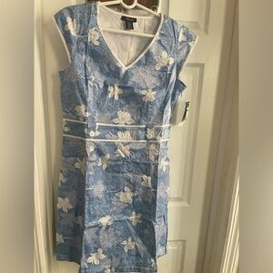 NWT Sky blue & white size 12 Willi Smith Floral sheath dress